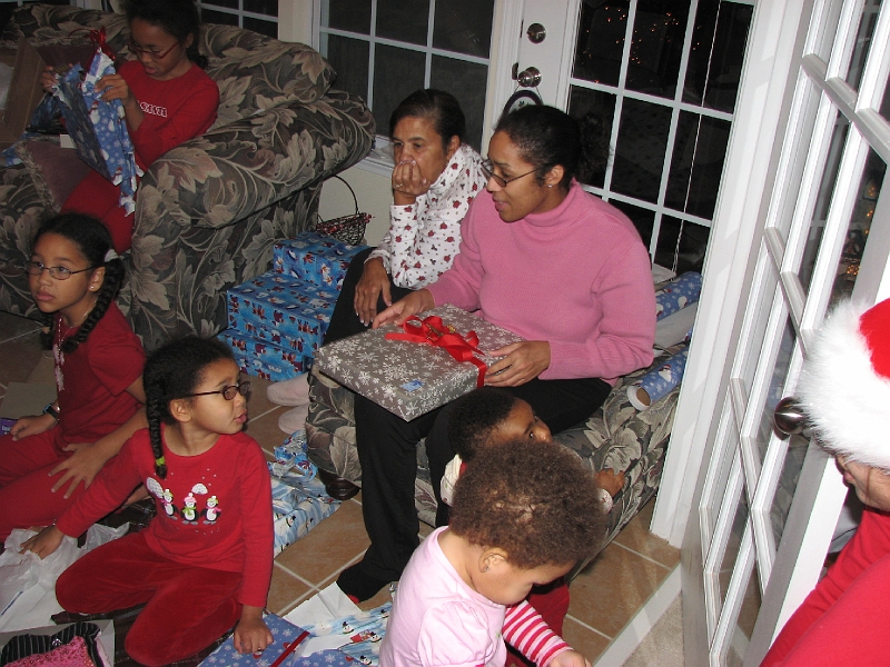 Xmas_2008_081.JPG - Where's Mikayla?