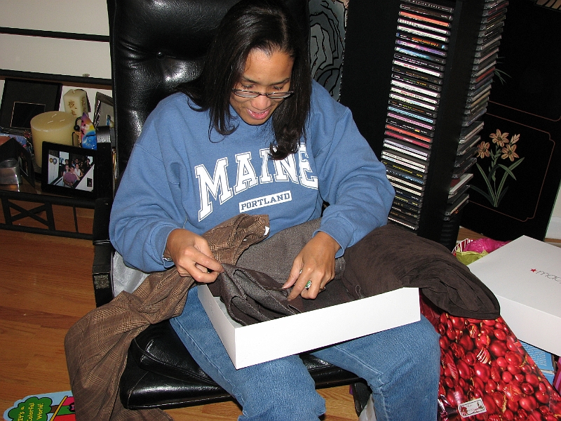 Xmas_2008_267.JPG - Kim getting some fine threads from her hubby...if I should say so myself  :-)