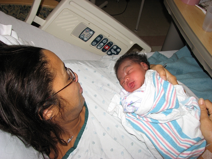 Mikayla_s_Birth_062.jpg - Kayla with Proud Mama looking on....DO YOU SEE ALL THAT HAIR?