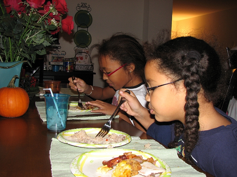 Thanksgiving_2008_099.JPG - We love Thanksgiving dinner!